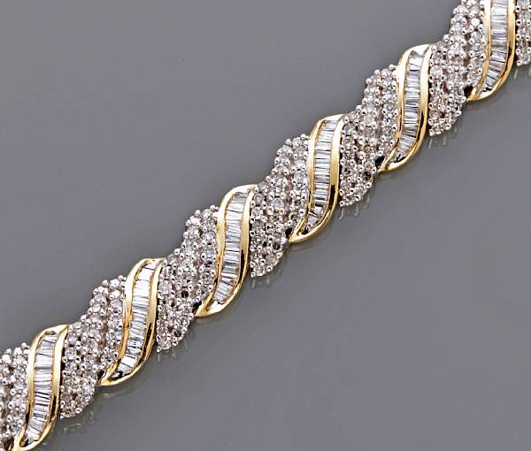 Appraisal: A diamond bracelet estimated total diamond weight carats mounted in