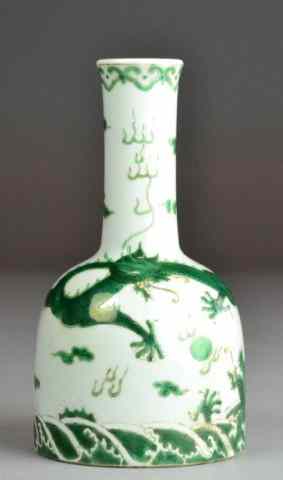 Appraisal: A Chinese Famille Verte Porcelain Bell VaseFinely painted to depict