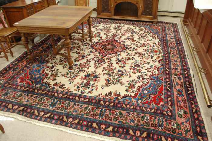 Appraisal: PERSIAN HAMADAN CARPET Hamadan Province northwestern Iran floral and floral