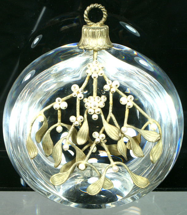 Appraisal: Steuben crystal apple with inset metal and pearl floral stem