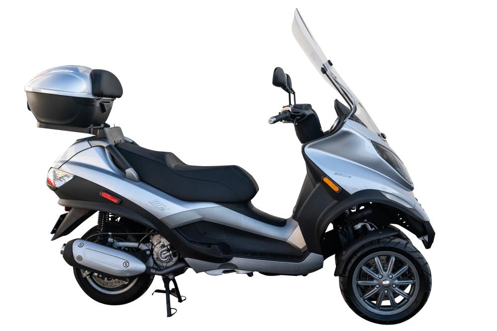 Appraisal: PIAGGIO MP IEVIN ZAPM M license no D odometer km