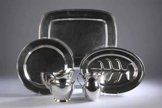 Appraisal: FIVE PIECES AMERICAN SILVER PLATED HOLLOWWARE Pairpoint Sheffield meat platter