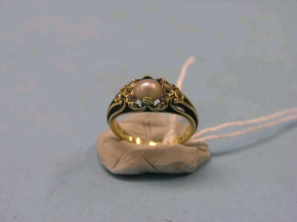 Appraisal: A Victorian Edwardian yellow metal diamond and pearl ring unmarked