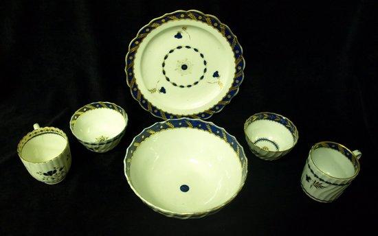 Appraisal: A group of Worcester tea wares including slop bowl plate