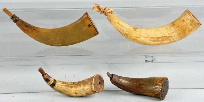 Appraisal: Lot of Gun Powder Horns Description Two small horns have