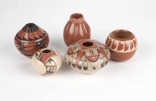 Appraisal: A group of five Pueblo pottery vessels th century the