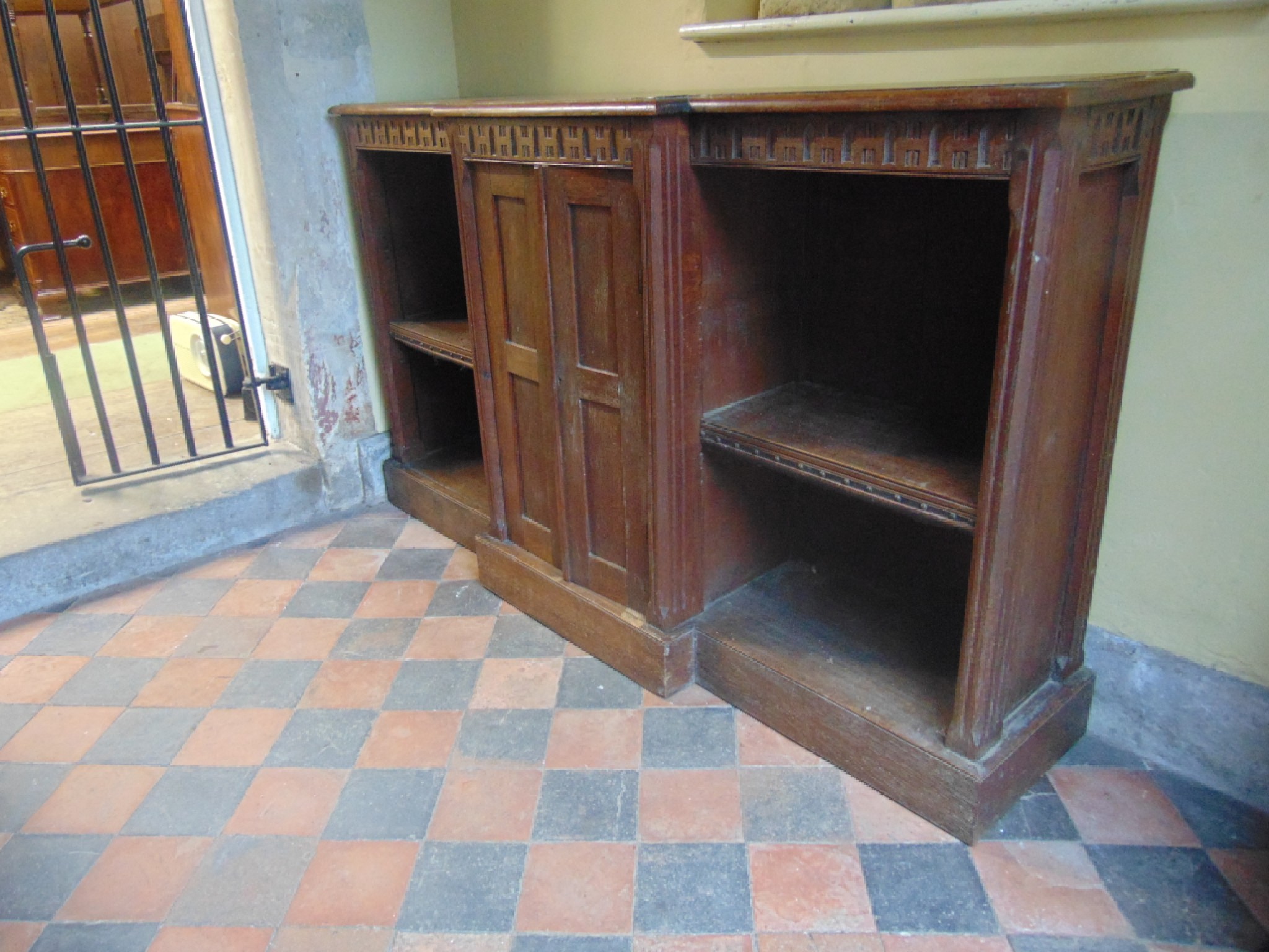 Appraisal: A late th century oak breakfront bookcase the centre section