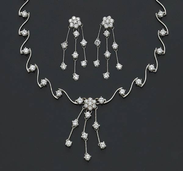 Appraisal: A set of diamond jewelry comprising a necklace and pair