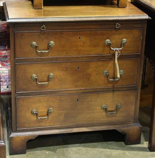 Appraisal: George III style mahogany chest George III style mahogany chest