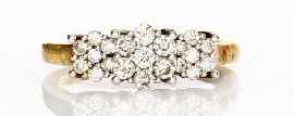 Appraisal: A ct gold diamond dress ring estimated total diamond weight