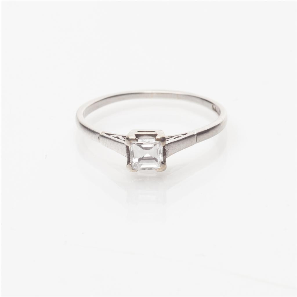 Appraisal: A single stone diamond ring the princess cut diamond corner