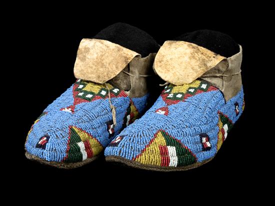 Appraisal: Sale Lot A Pair of Sioux Beaded Moccasins circa on