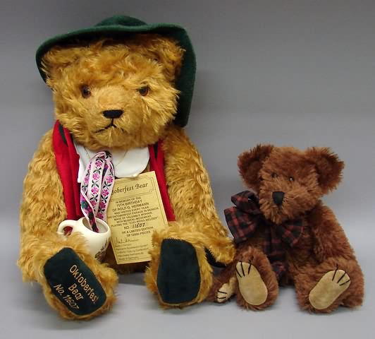 Appraisal: Pair of mohair bears Tagged brown Boyds Reagan F Bearington