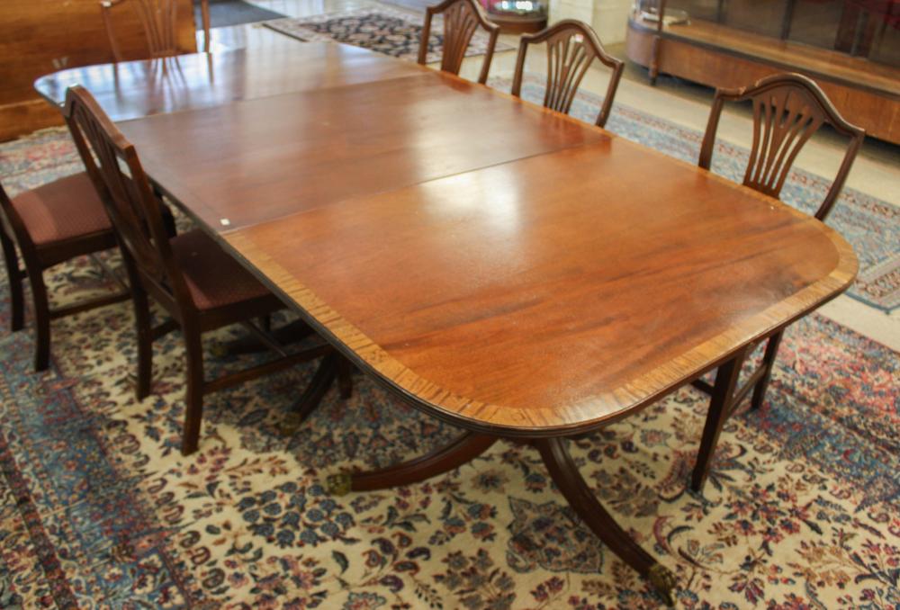 Appraisal: FEDERAL THREE-PART MAHOGANY DINING TABLE WITH TWO LEAVES American late