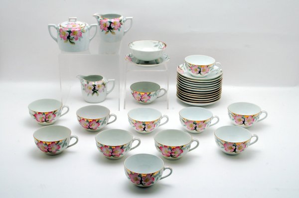 Appraisal: Lot of cups saucers and serving pieces in the Azalea