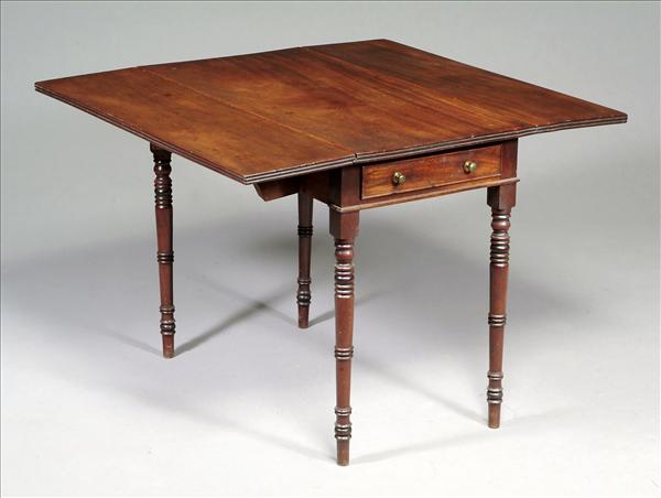 Appraisal: A Regency mahogany Pembroke table circa the hinged rectangular top