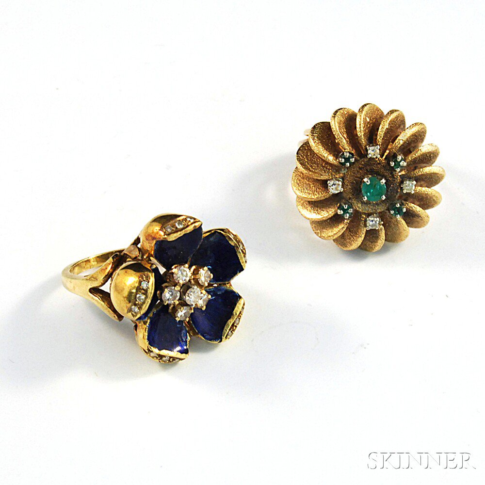 Appraisal: Two kt Gold Gem-set Flower Rings one with cobalt blue