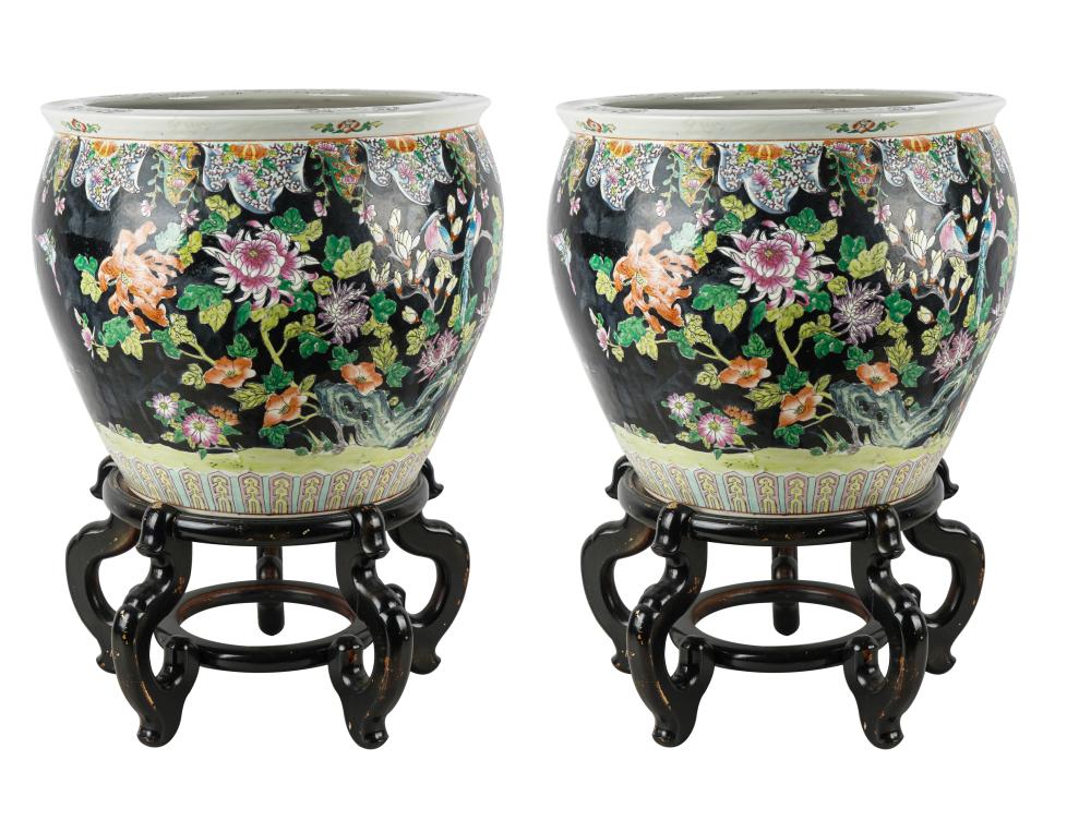 Appraisal: PAIR OF CHINESE PORCELAIN FISHBOWL PLANTERSwith famille noir style decoration