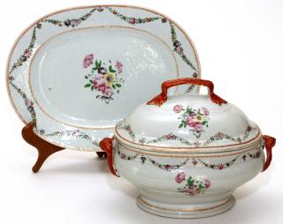 Appraisal: CHINESE EXPORT PORCELAIN COVERED TUREEN PLATTER CHINESE EXPORT PORCELAIN COVERED