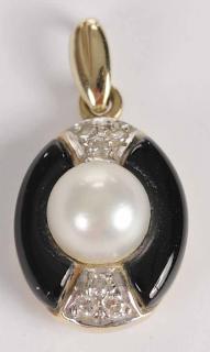 Appraisal: kt Diamond Pearl Onyx Pendant with six round brilliant diamonds