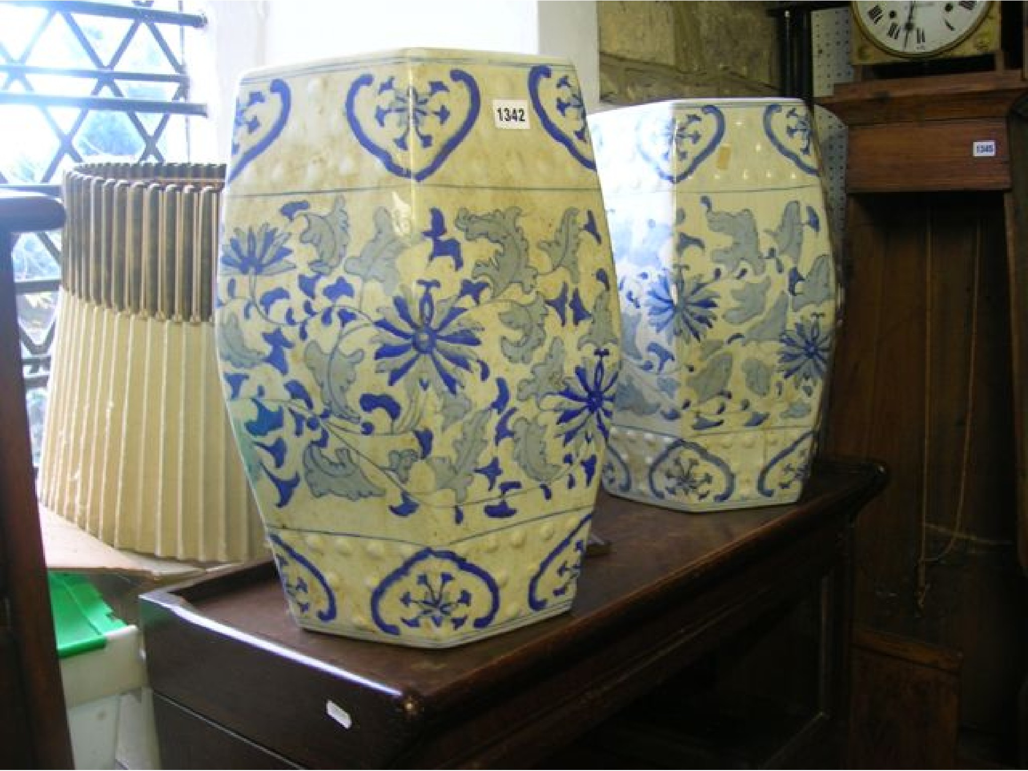 Appraisal: A pair of Chinese blue and white ceramic garden seats