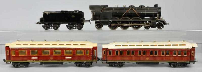 Appraisal: Marklin Gauge PLM Passenger Train Set Description German Locomotive marked