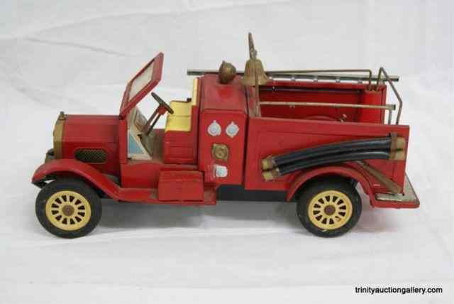 Appraisal: Vintage Tin Toy Friction Fire Truck ''Old Smoky''This is for