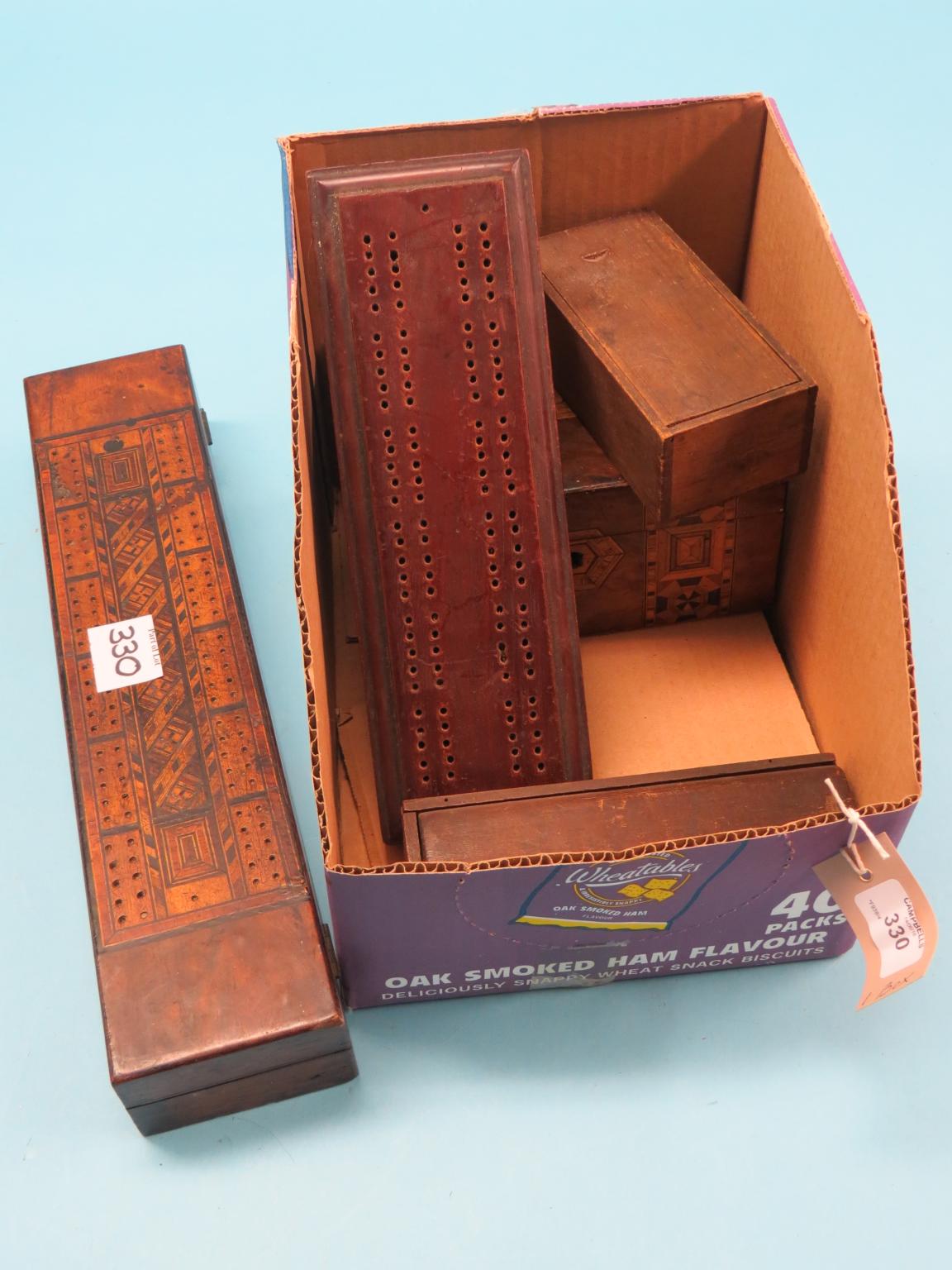 Appraisal: A Victorian turned wood chess set complete and boxed together