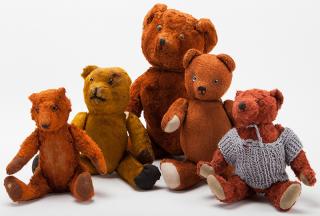 Appraisal: Group of Five Vintage Teddy Bears and a Steiff Christmas