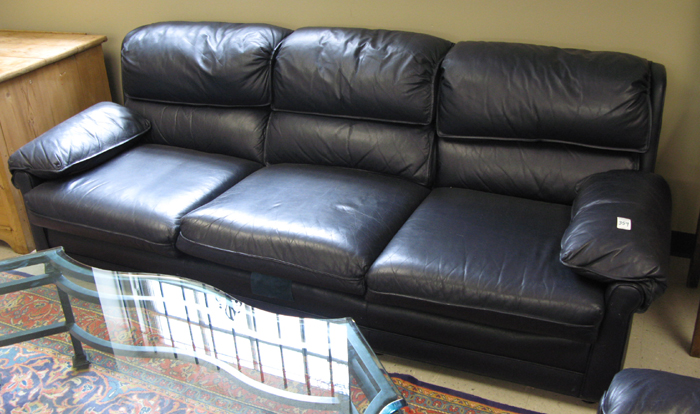 Appraisal: A CONTEMPORARY BLUE LEATHER SOFA Classic Leather Inc Hickory North