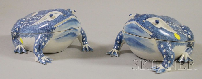 Appraisal: Pair of Modern Chinese Blue and White Decorated Porcelain Frog-form