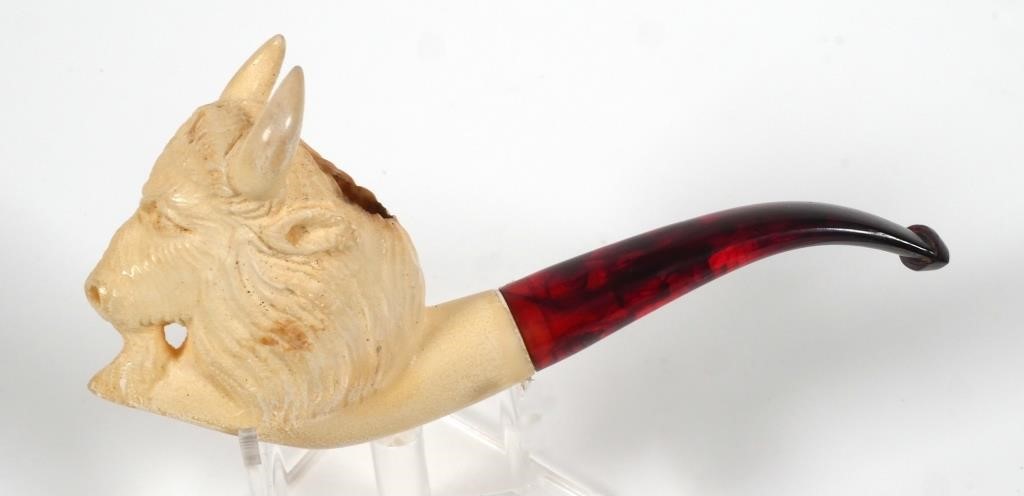 Appraisal: Meerschaum pipe with carved bison or buffalo head Chamber measures