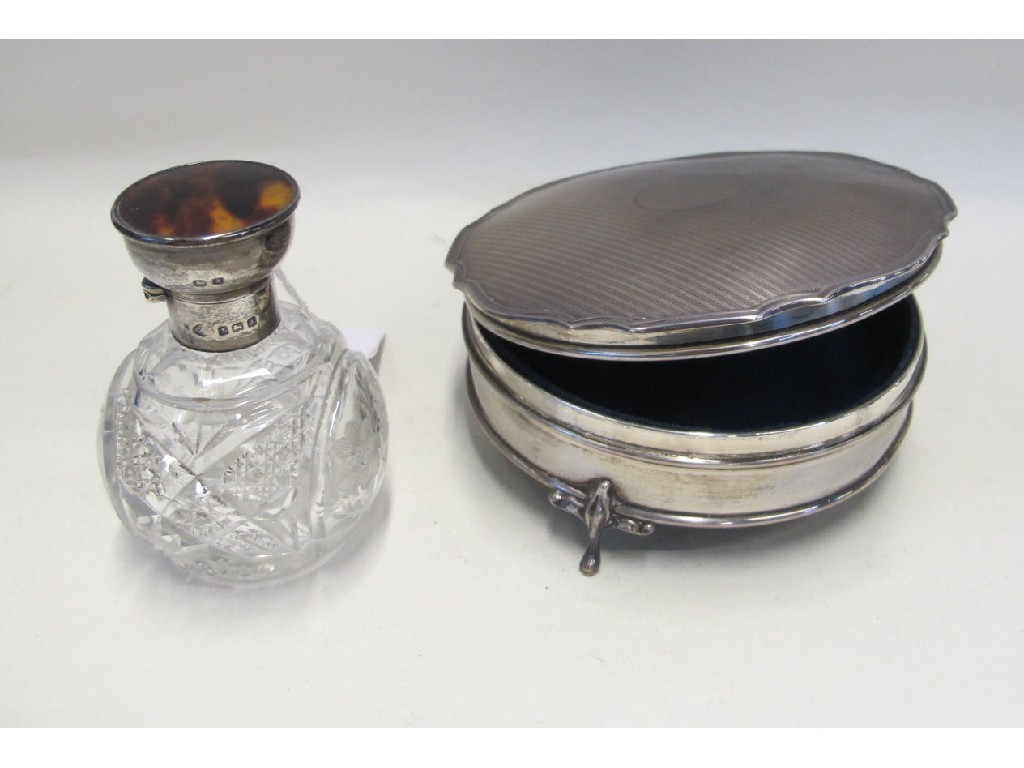 Appraisal: Lot comprising silver and tortoiseshell topped scent bottle Birmingham and