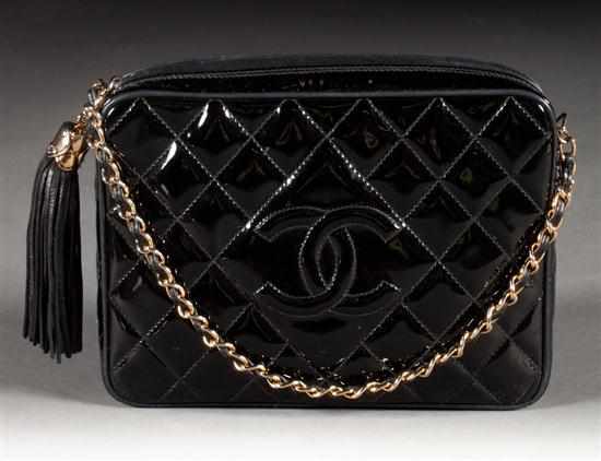 Appraisal: Chanel black patent leather purse with a chain-link and leather