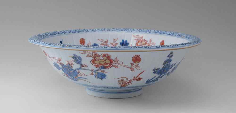 Appraisal: TH C CHINESE IMARI BOWL Decorated in cobalt blue ad