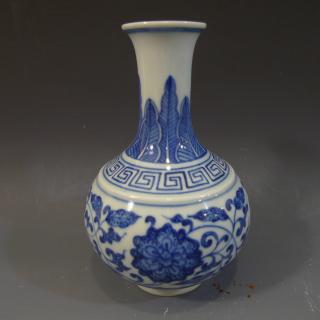 Appraisal: NO RESERVE ON THIS LOT ANTIQUE CHINESE BLUE WHITE PORCELAIN