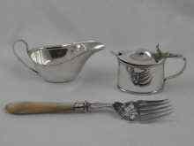 Appraisal: A mixed lot of hallmarked silver comprising a fish serving