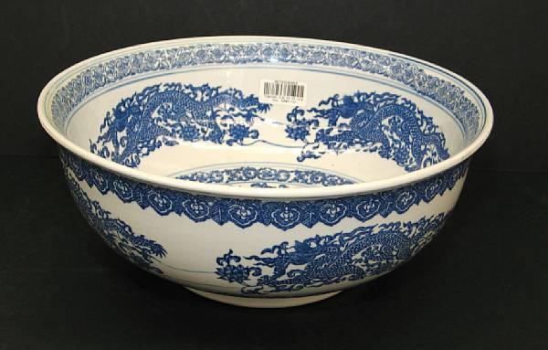 Appraisal: A Chinese porcelain blue and white bowl modern Transfer decorated