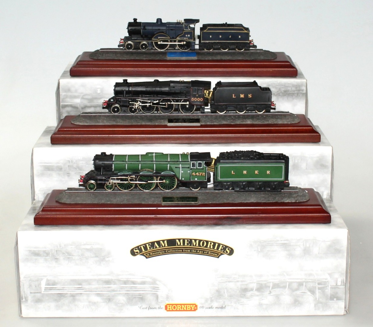 Appraisal: A Hornby Steam Memories OO scale model group The Flying