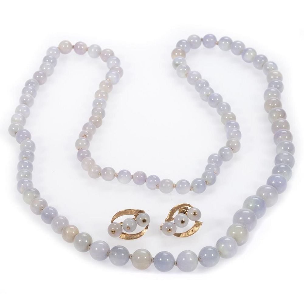 Appraisal: Lavender jade k gold jewelry comprising a graduated endless necklace