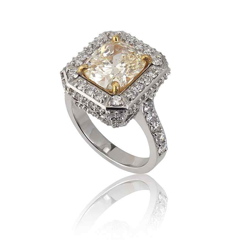 Appraisal: CT CENTER YELLOW DIAMOND RING K white and yellow gold