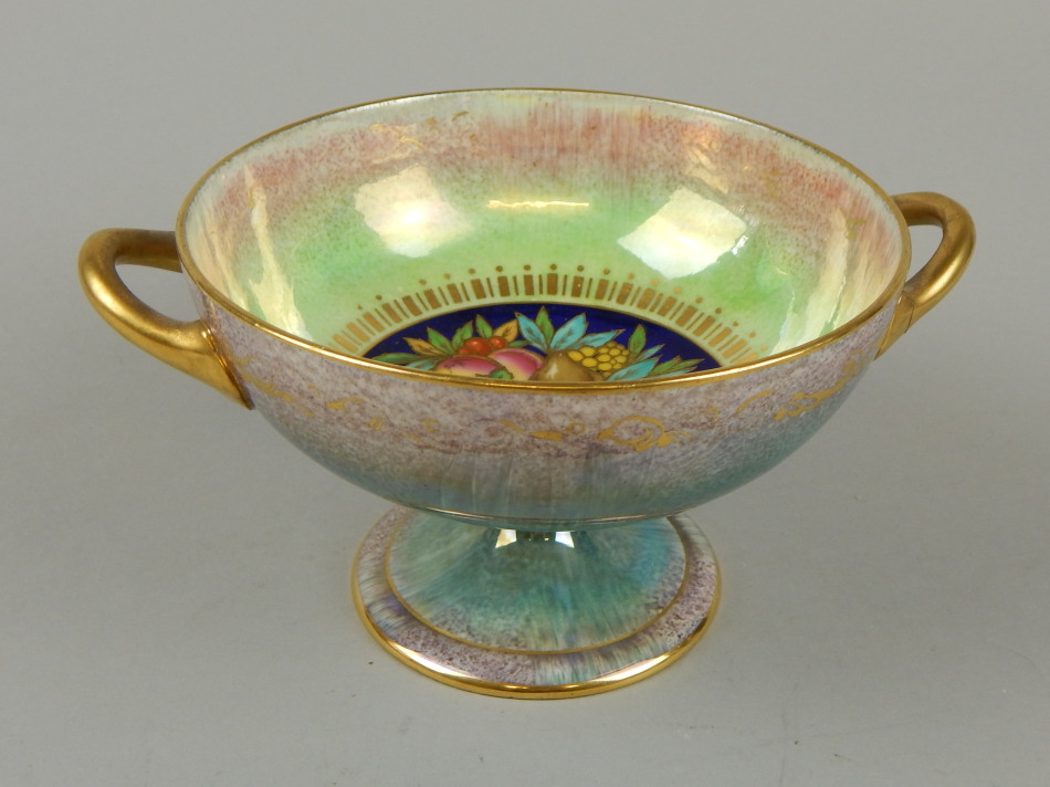 Appraisal: An early thC Mintons Pottery lustre bowl centred with fruit