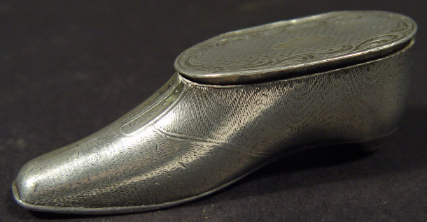 Appraisal: th Century pewter shoe shaped snuff box with hinged lid