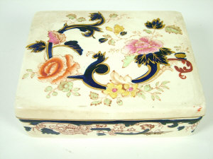 Appraisal: Pair of Mason's Ironstone boxes and covers in the 'Mandalay'