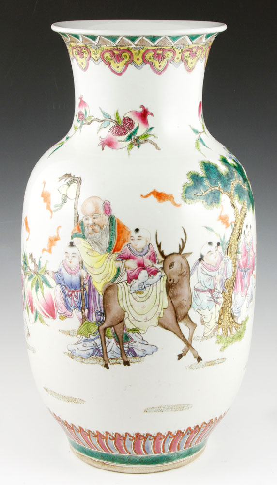 Appraisal: - Chinese Famille Rose Vase Famille rose vase China Qianlong