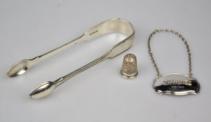 Appraisal: A pair of Victorian fiddle and thread silver sugar tongs