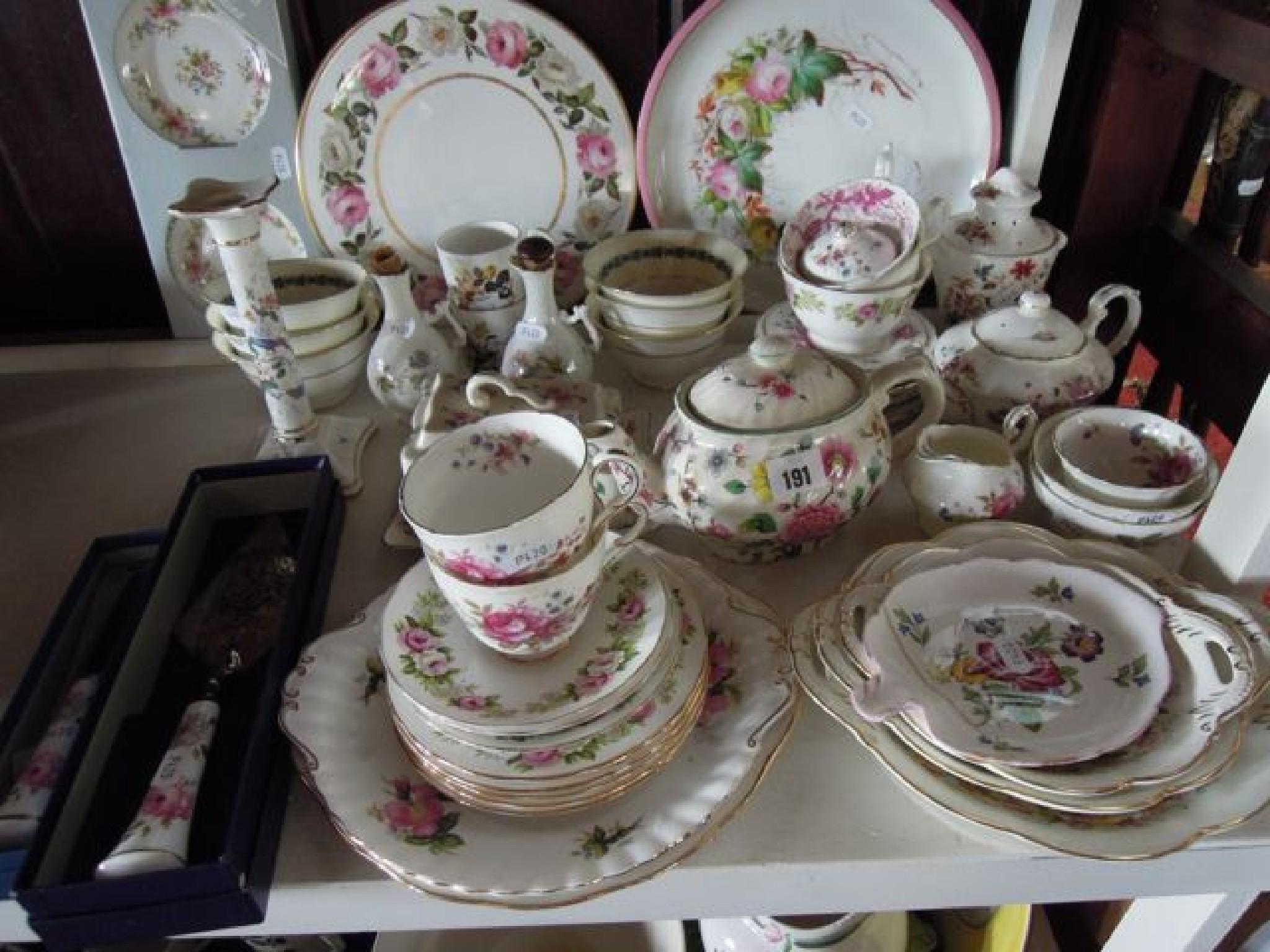 Appraisal: An extensive collection of mixed floral china including an Old