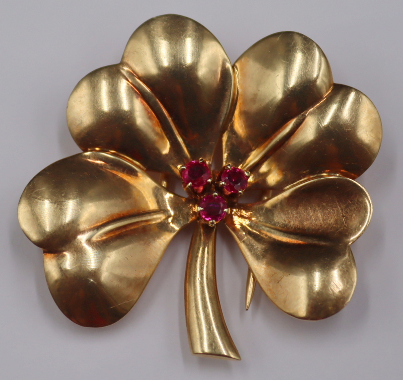 Appraisal: JEWELRY RETRO VINTAGE CARTIER KT GOLD AND GEM Clover Brooch