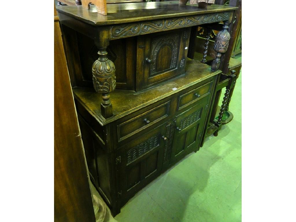 Appraisal: A good quality oak court cupboard in the old English