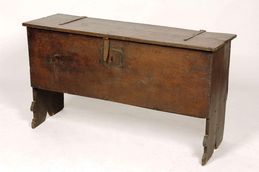 Appraisal: A TH CENTURY OAK SIX PLANK COFFER with a rectangular